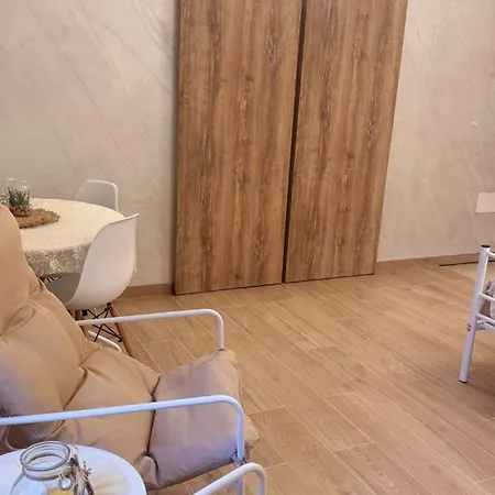 House Апартаменты *
